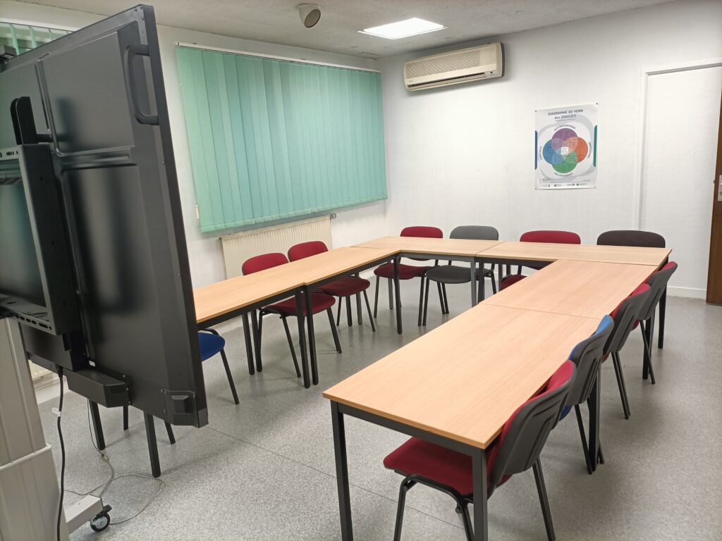 Nous avons déménagé : Salle de Réunion